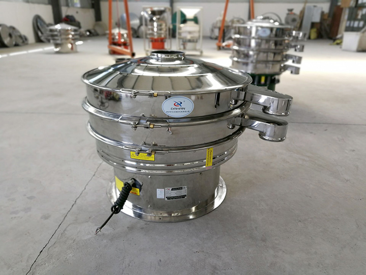 全不銹鋼振動篩整機(jī)采用不銹鋼拋光而成，干凈衛(wèi)生，可避免原料被污染